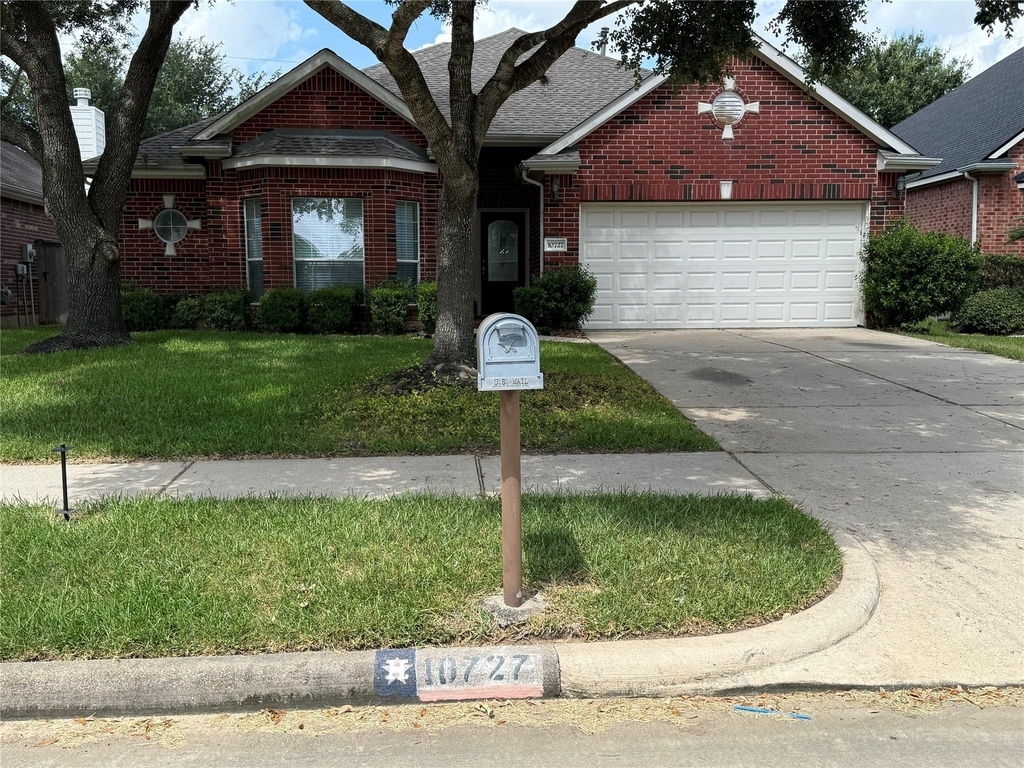 10727 Gilford Crest Drive - Photo 0