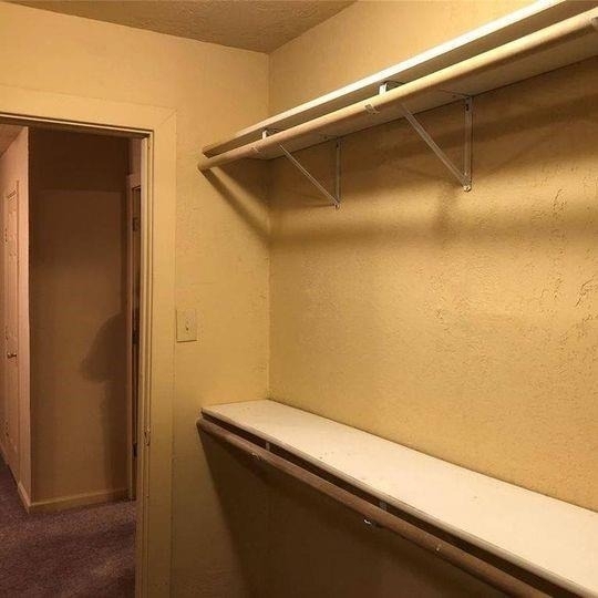 626 W 7th Street - Photo 5