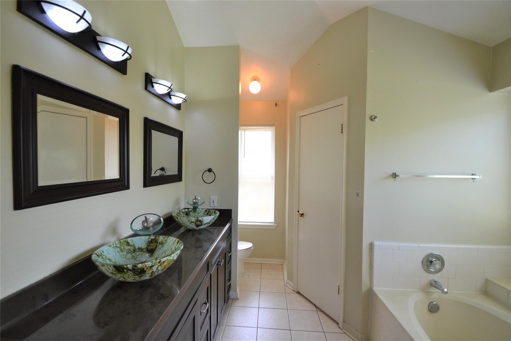 2818 Russett Place - Photo 16