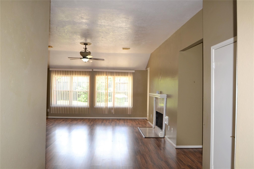 2818 Russett Place - Photo 4