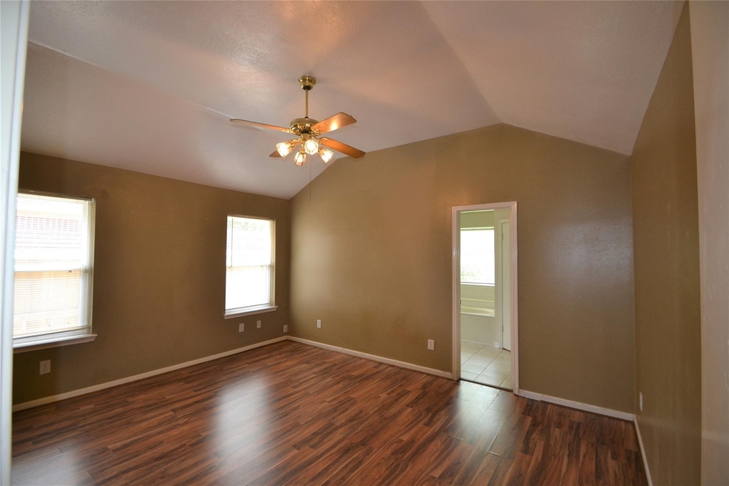 2818 Russett Place - Photo 14