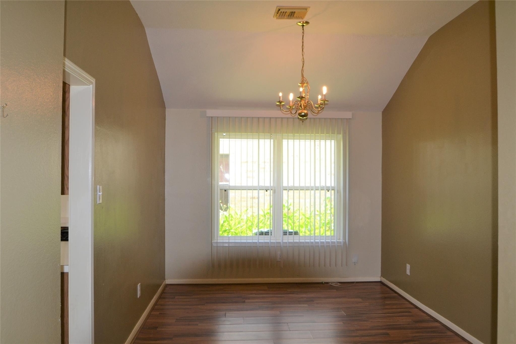 2818 Russett Place - Photo 6