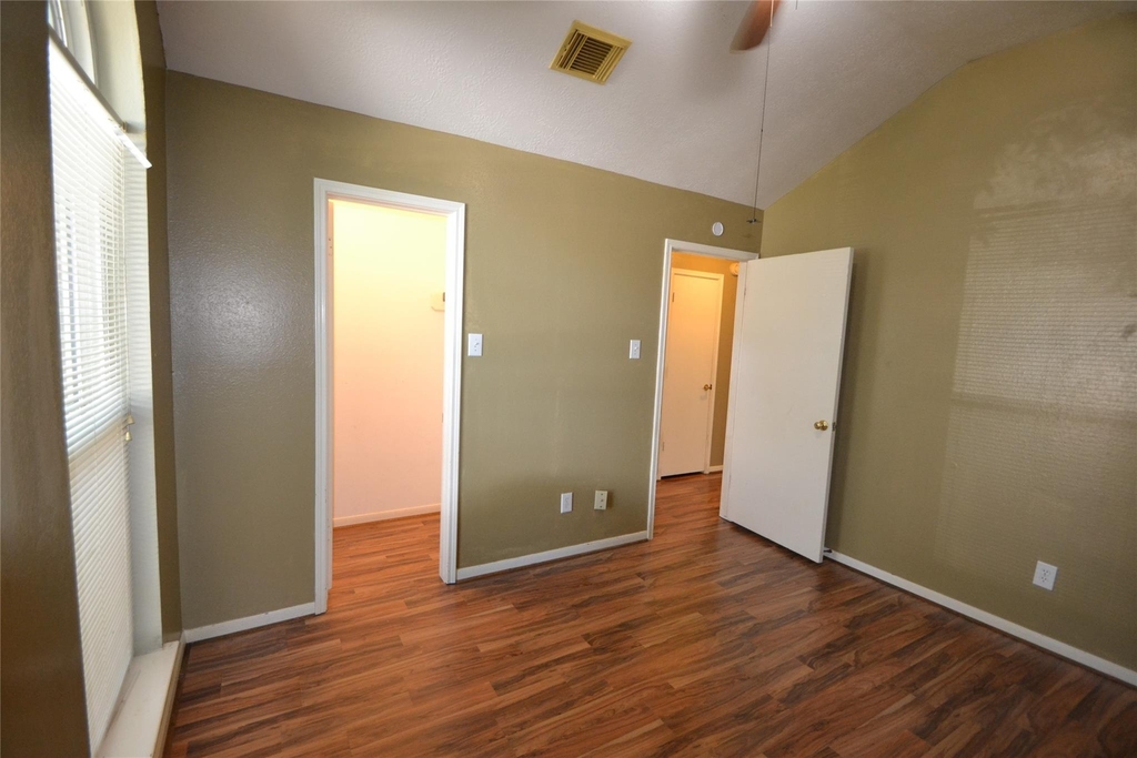 2818 Russett Place - Photo 18