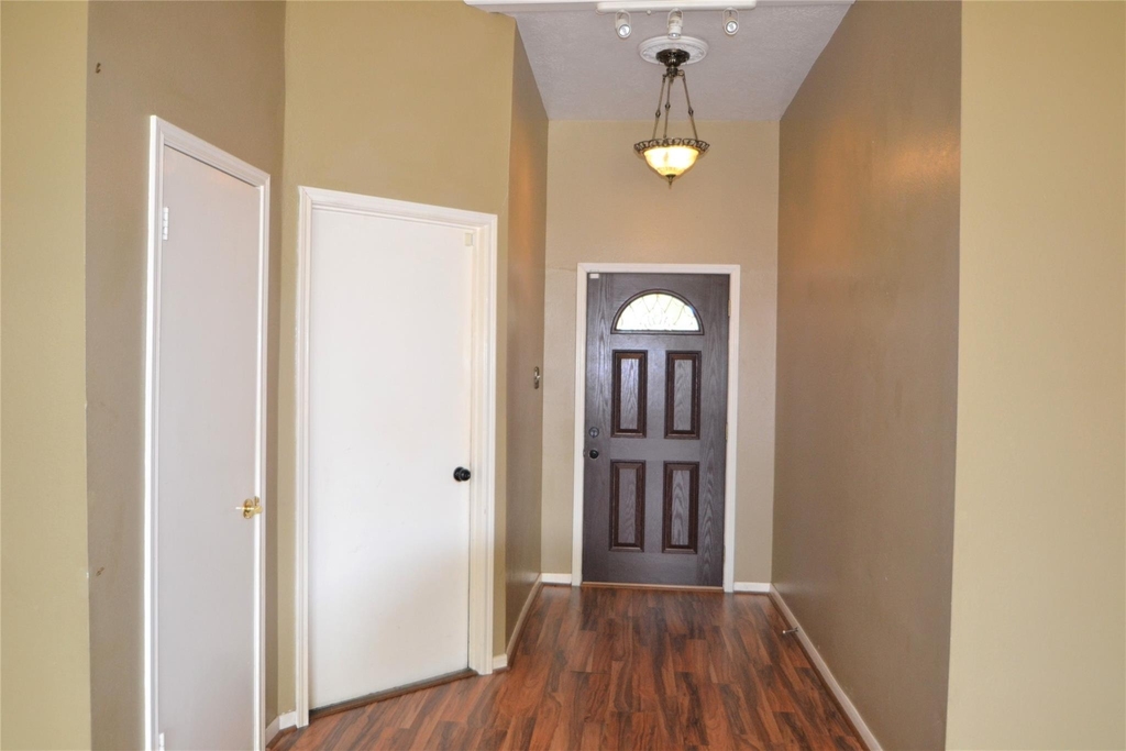 2818 Russett Place - Photo 2