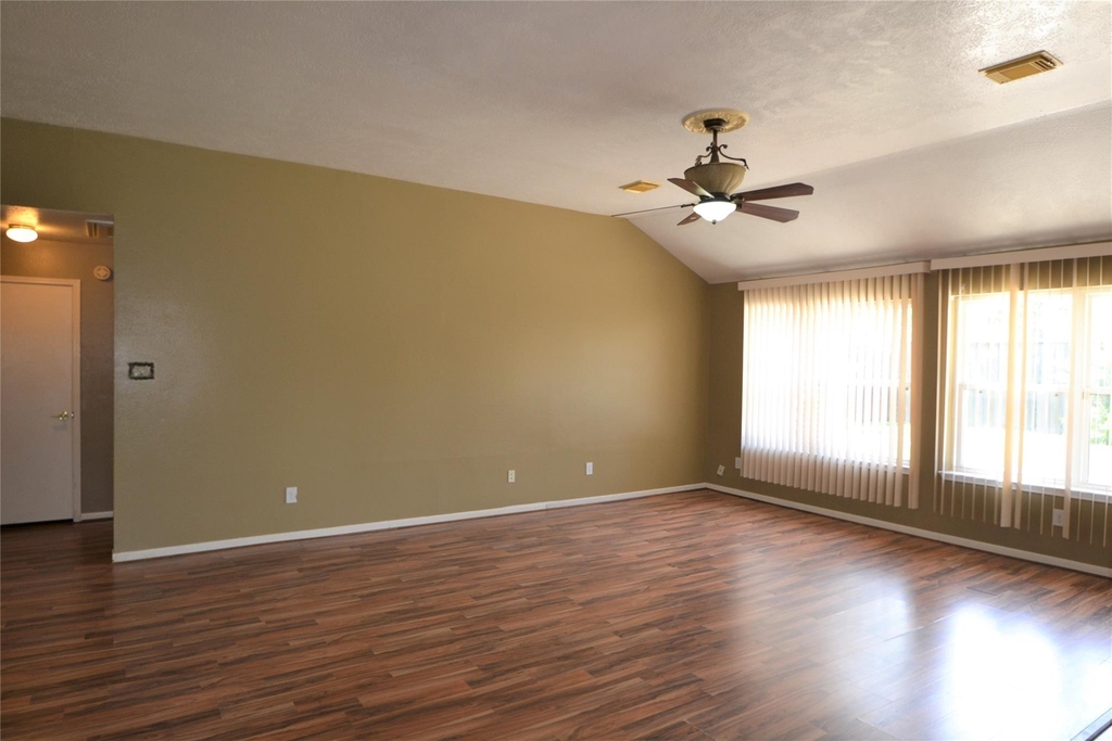 2818 Russett Place - Photo 5