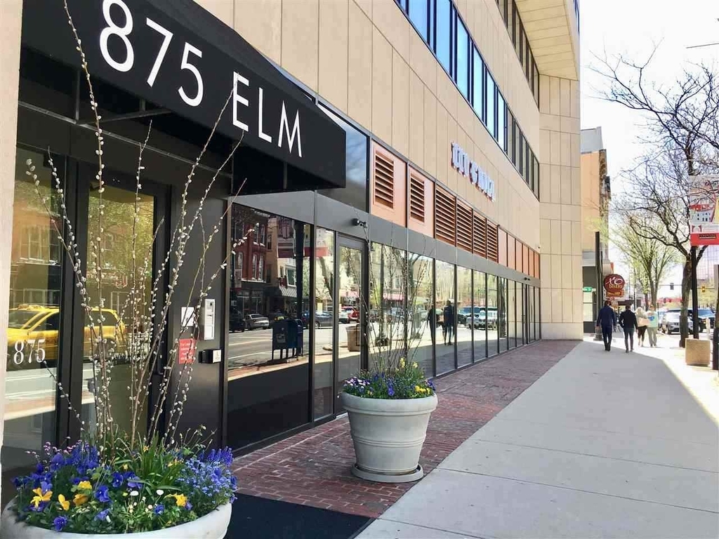 875 Elm - Photo 0