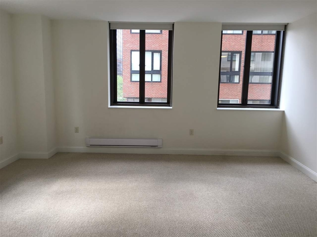 875 Elm - Photo 18