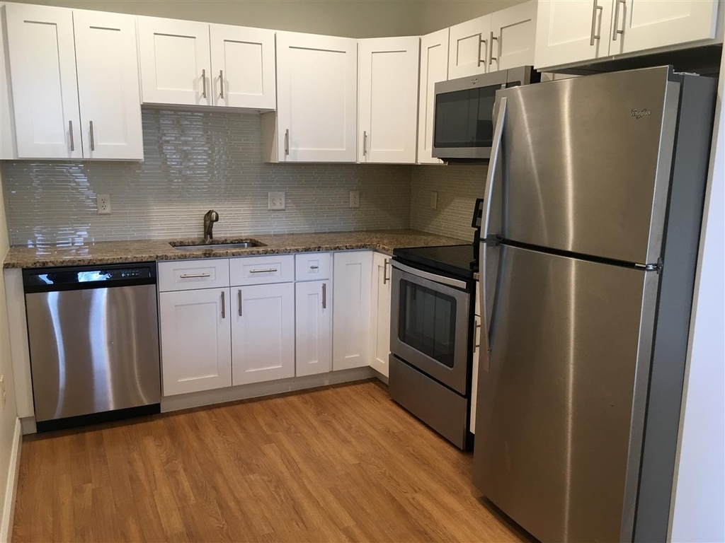 875 Elm - Photo 7