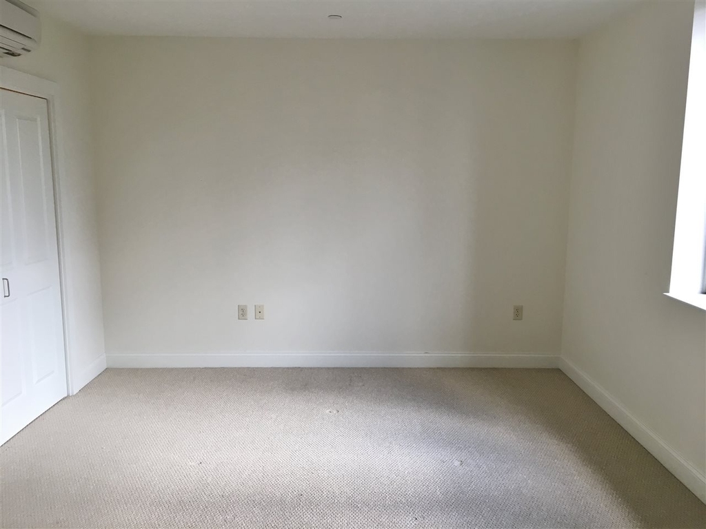 875 Elm - Photo 26