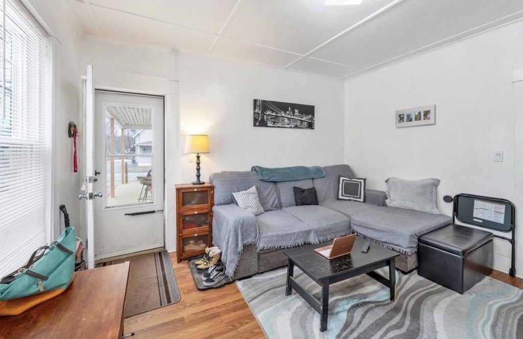 217 S Main - Photo 5