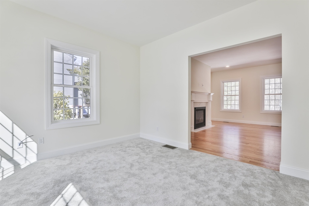 22 Reeds Ferry - Photo 29