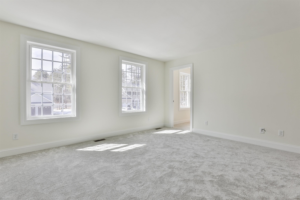 22 Reeds Ferry - Photo 35