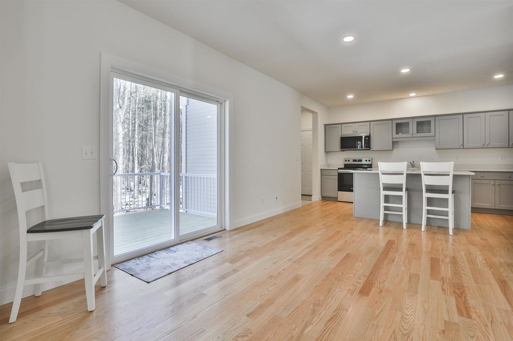 22 Reeds Ferry - Photo 17