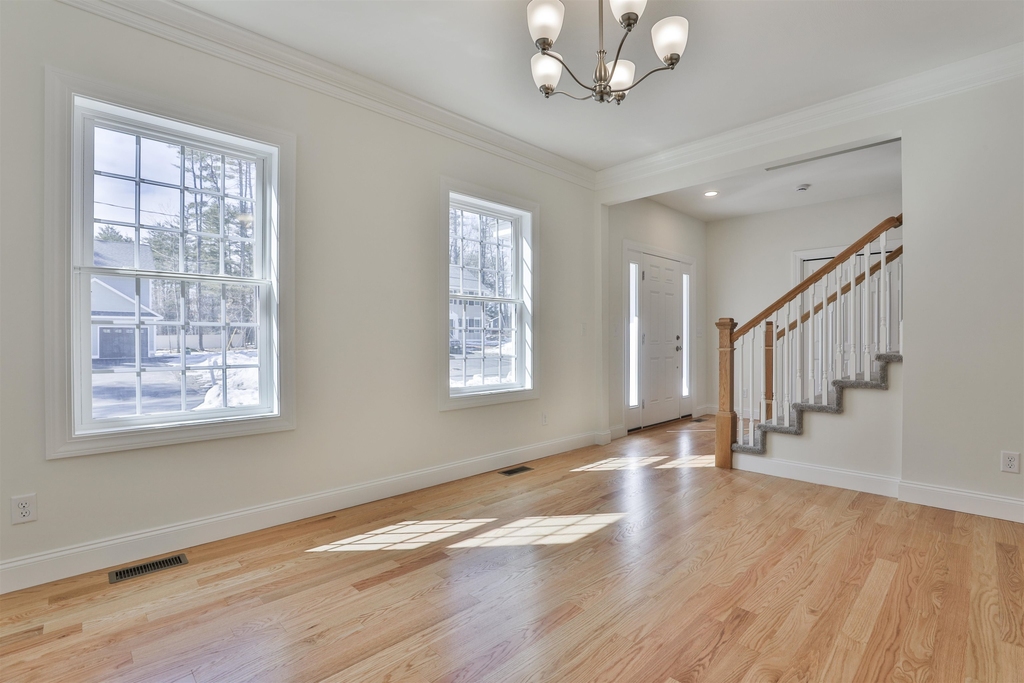 22 Reeds Ferry - Photo 9