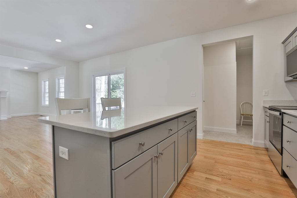 22 Reeds Ferry - Photo 16