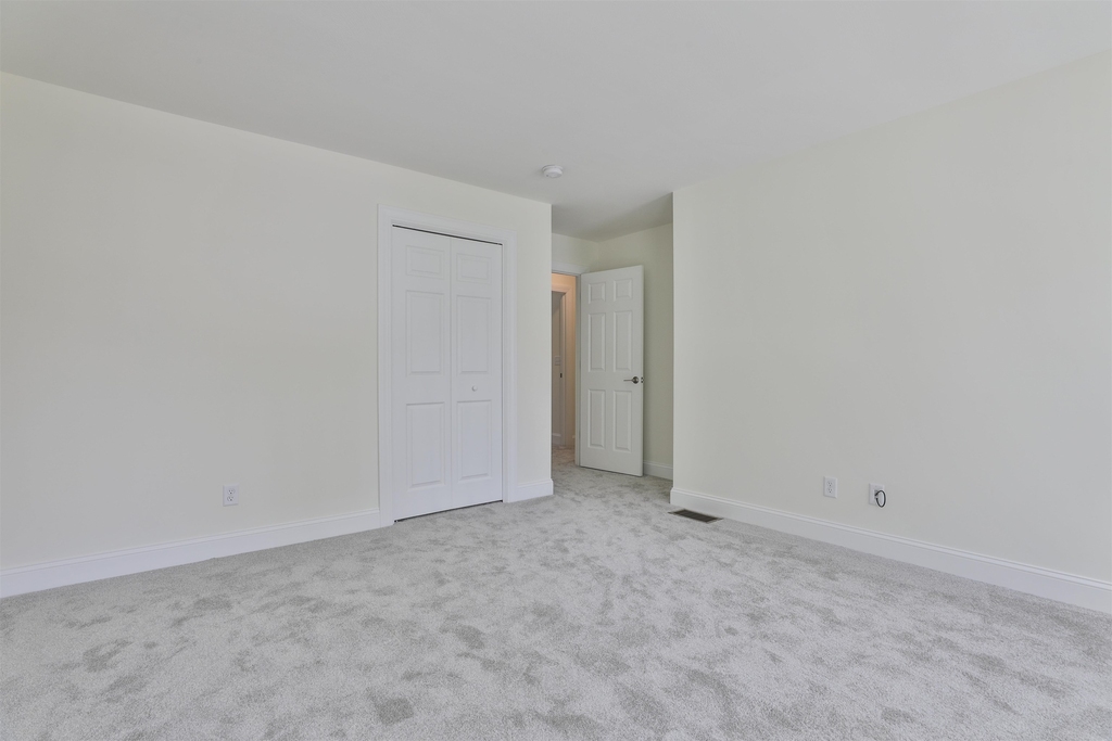 22 Reeds Ferry - Photo 44