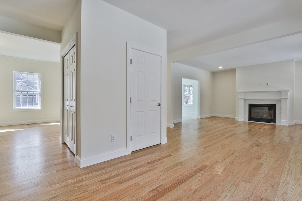 22 Reeds Ferry - Photo 21