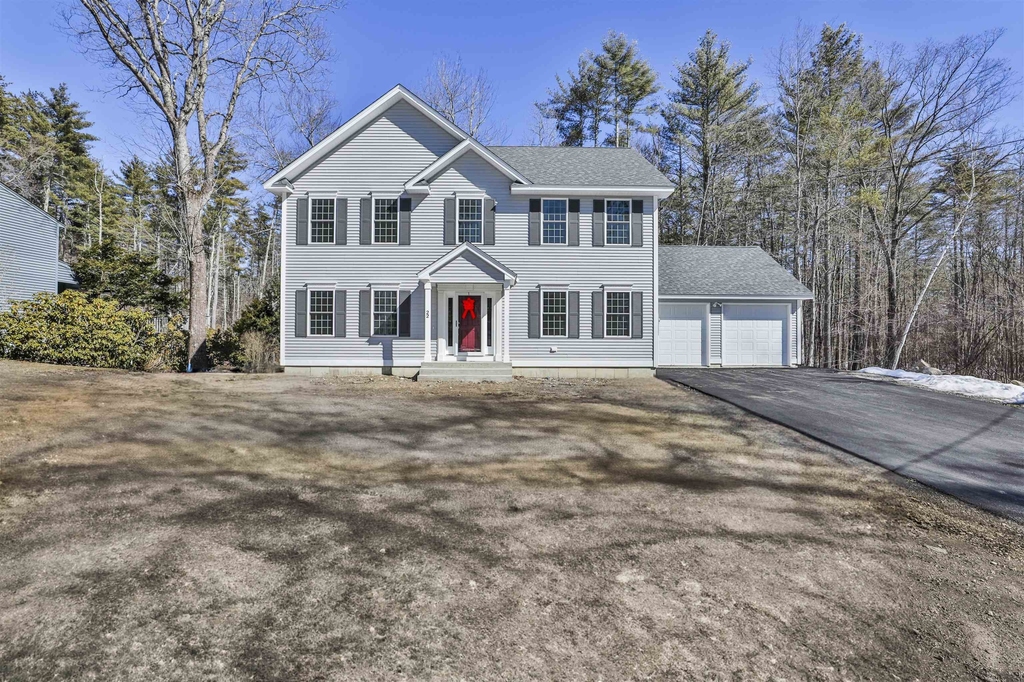 22 Reeds Ferry - Photo 1
