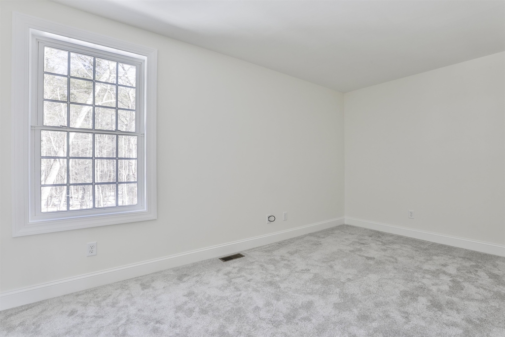 22 Reeds Ferry - Photo 40