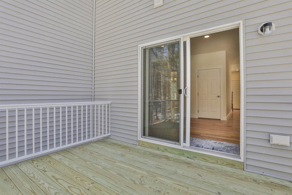 22 Reeds Ferry - Photo 4