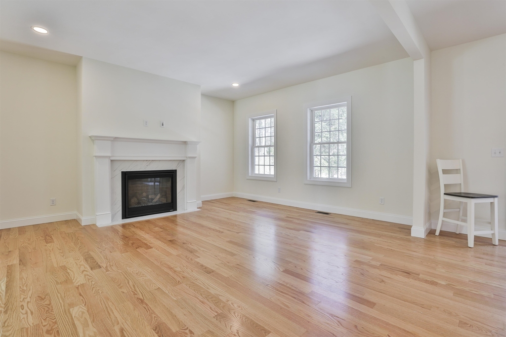 22 Reeds Ferry - Photo 24
