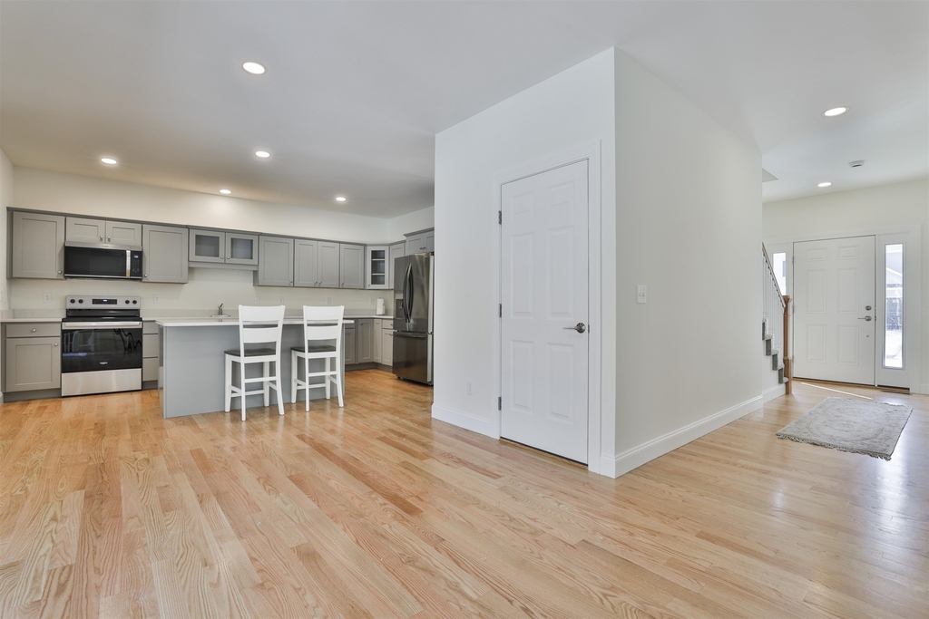 22 Reeds Ferry - Photo 18