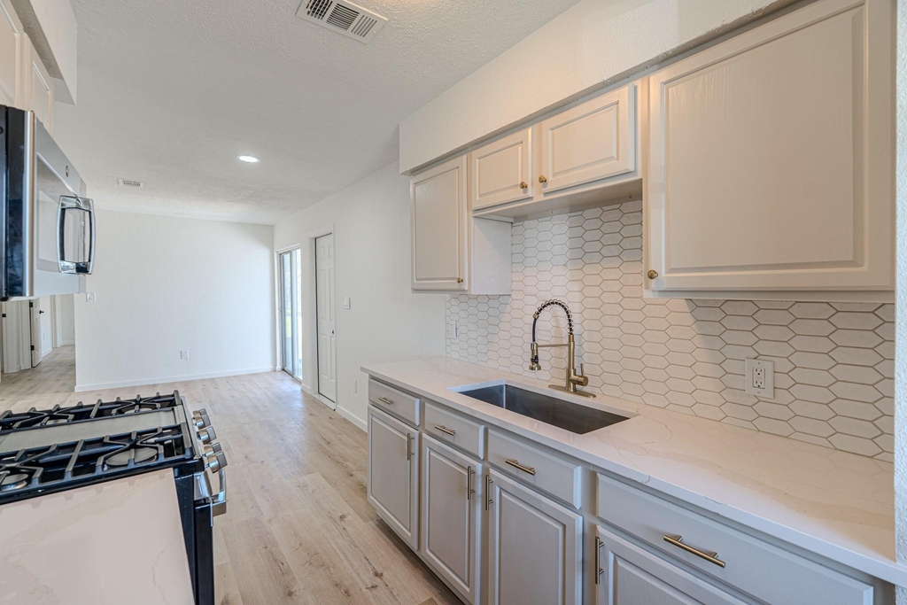 3538 Cork Drive - Photo 4