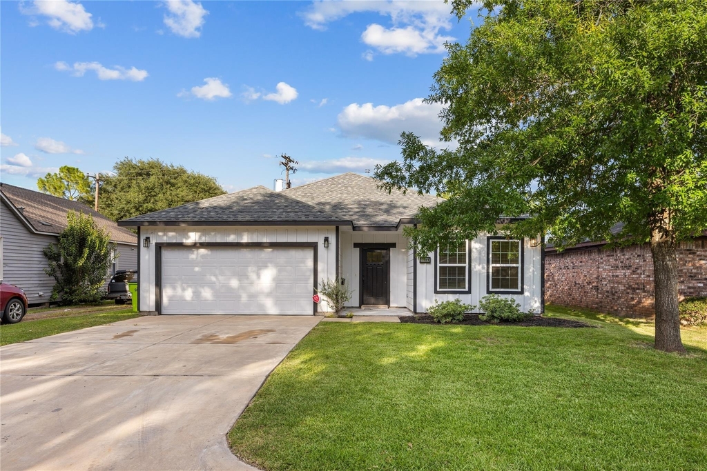 1121 Austin Street - Photo 3