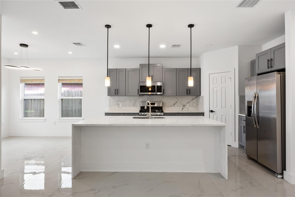 1121 Austin Street - Photo 17