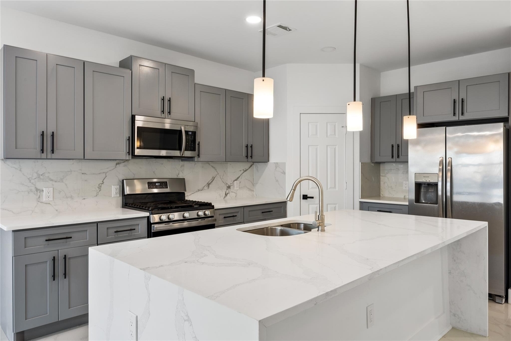 1121 Austin Street - Photo 18