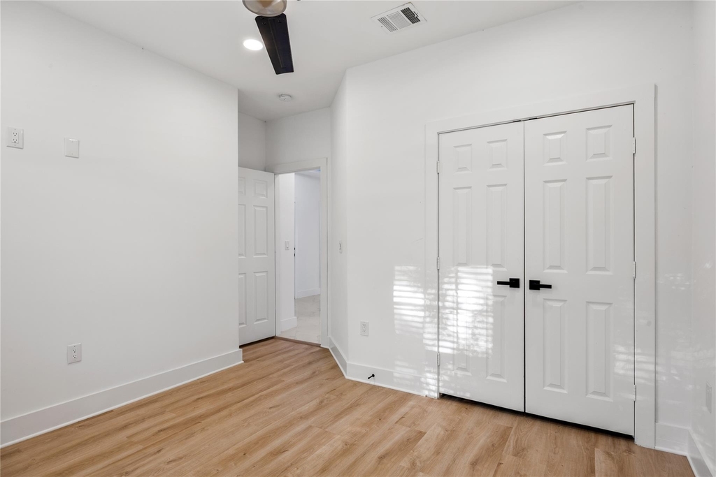 1121 Austin Street - Photo 7