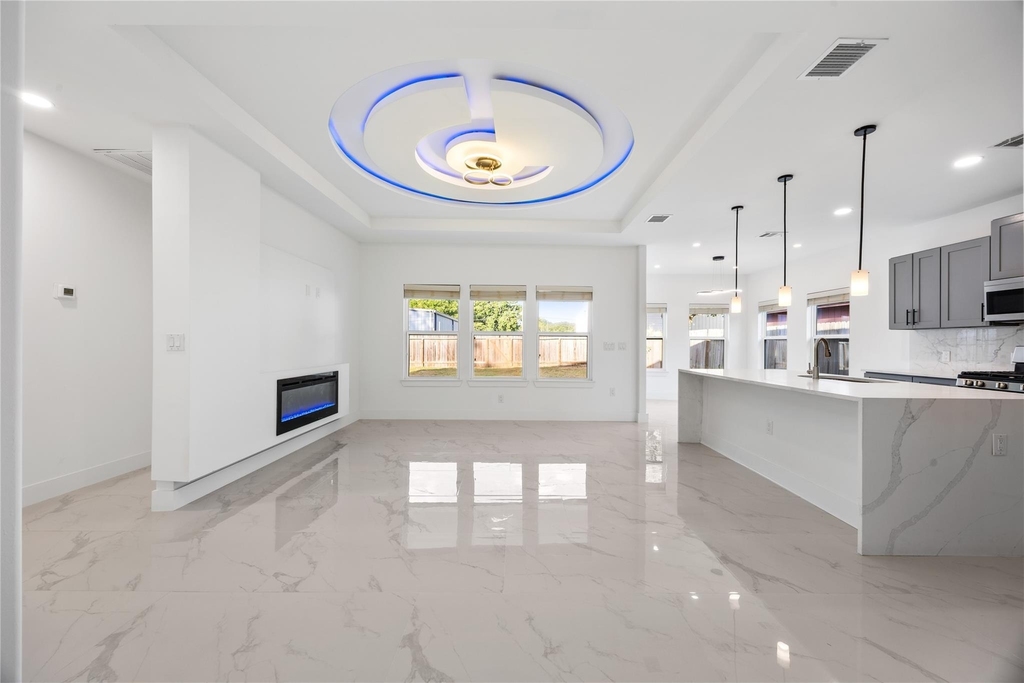 1121 Austin Street - Photo 13