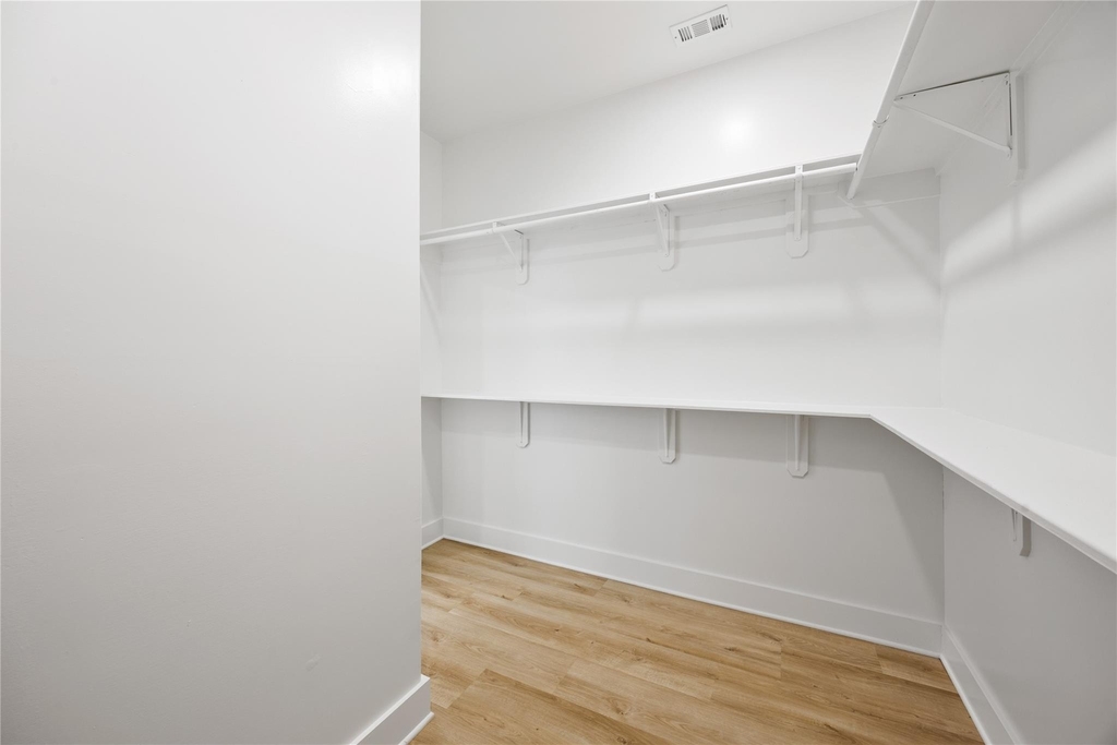 1121 Austin Street - Photo 32