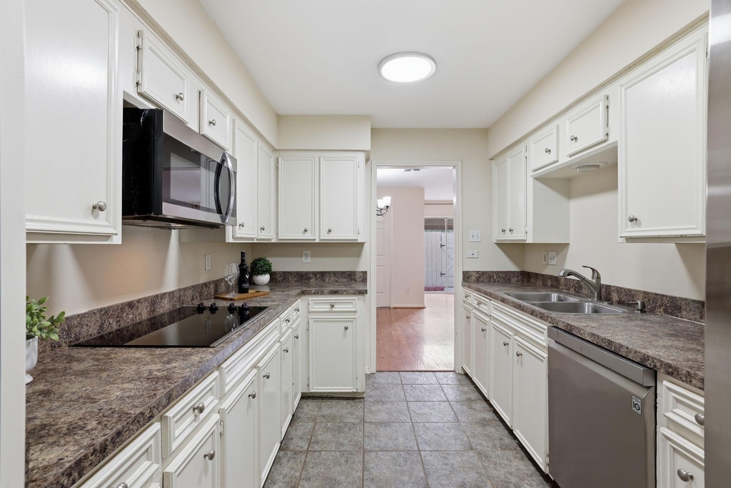 14121 Lost Meadow Lane - Photo 18