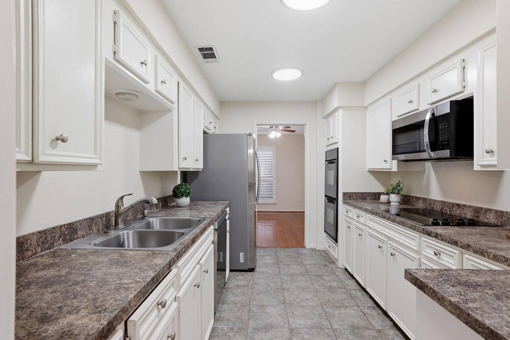 14121 Lost Meadow Lane - Photo 20