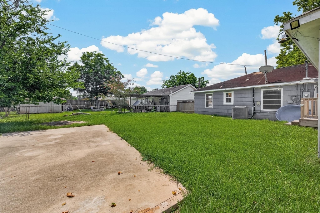 10601 Ambursen Street - Photo 4