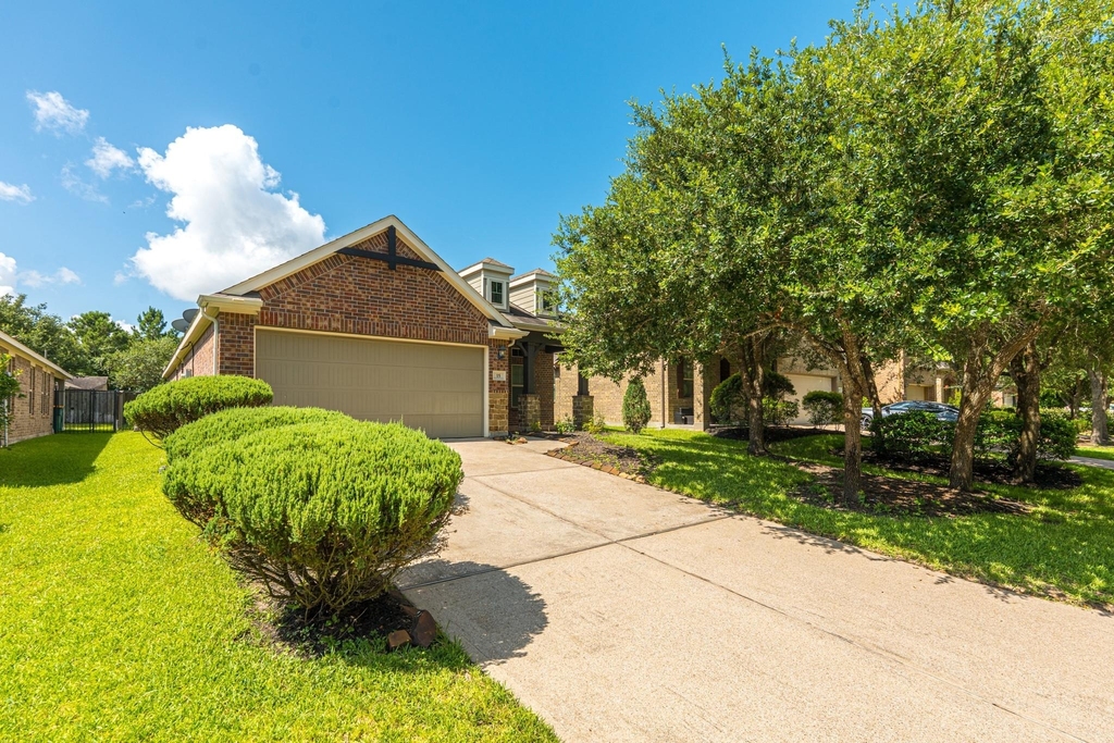 15 Butternut Grove Place - Photo 1