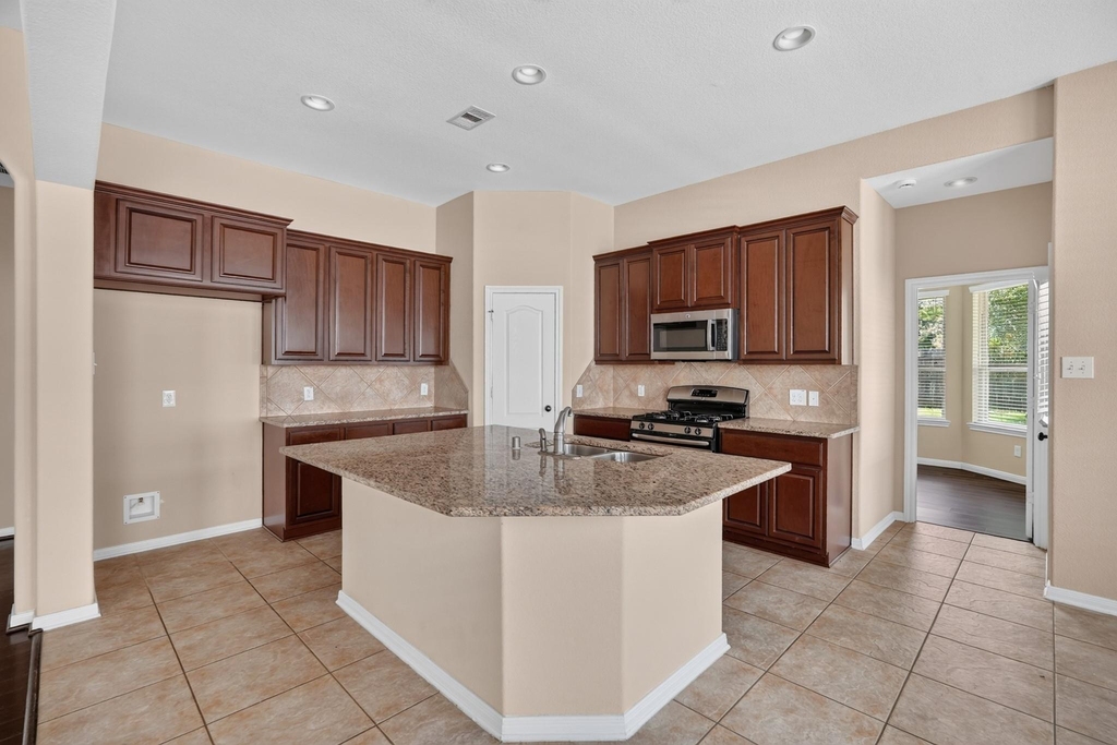 15 Butternut Grove Place - Photo 0