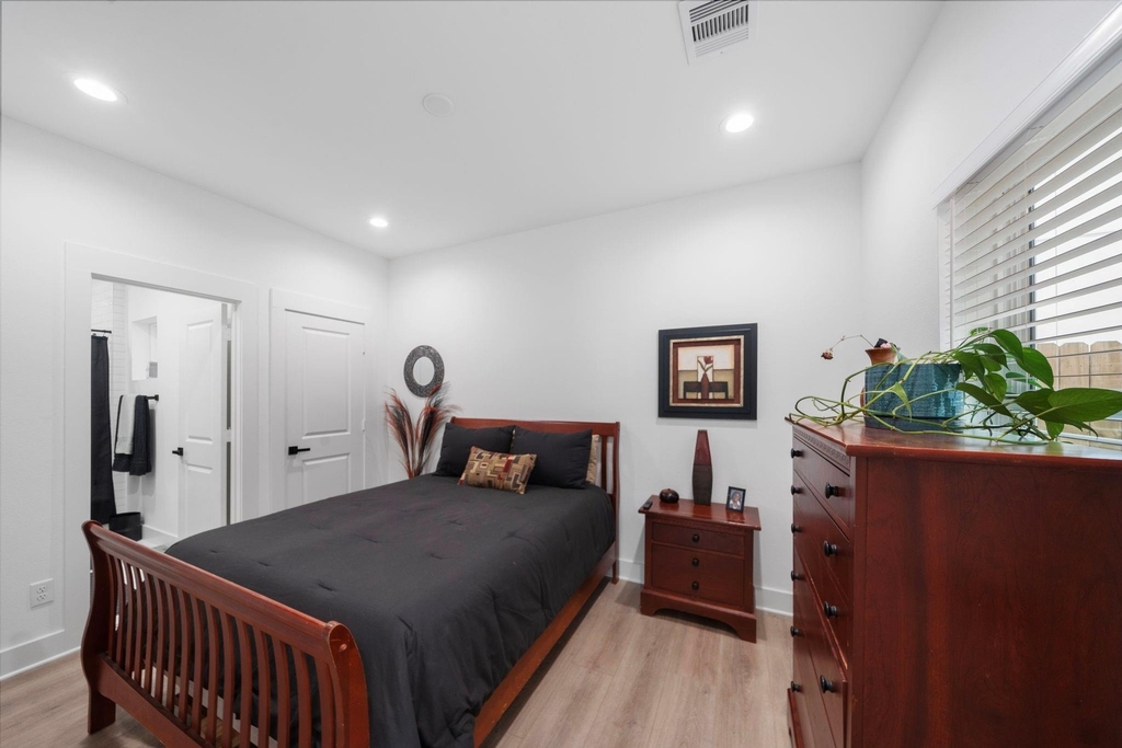 1503 Evelyn Street - Photo 5