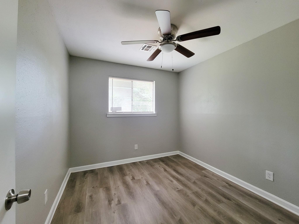 3121 Proswimmer Street - Photo 10