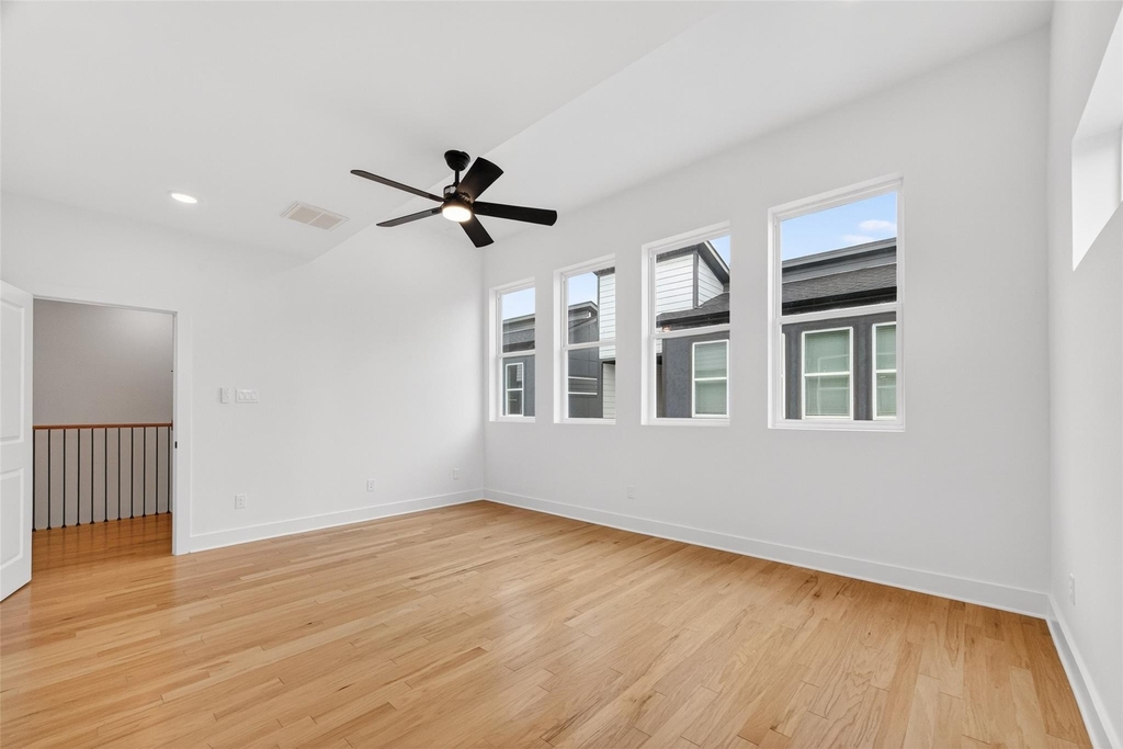 1938 Laverne Street - Photo 24