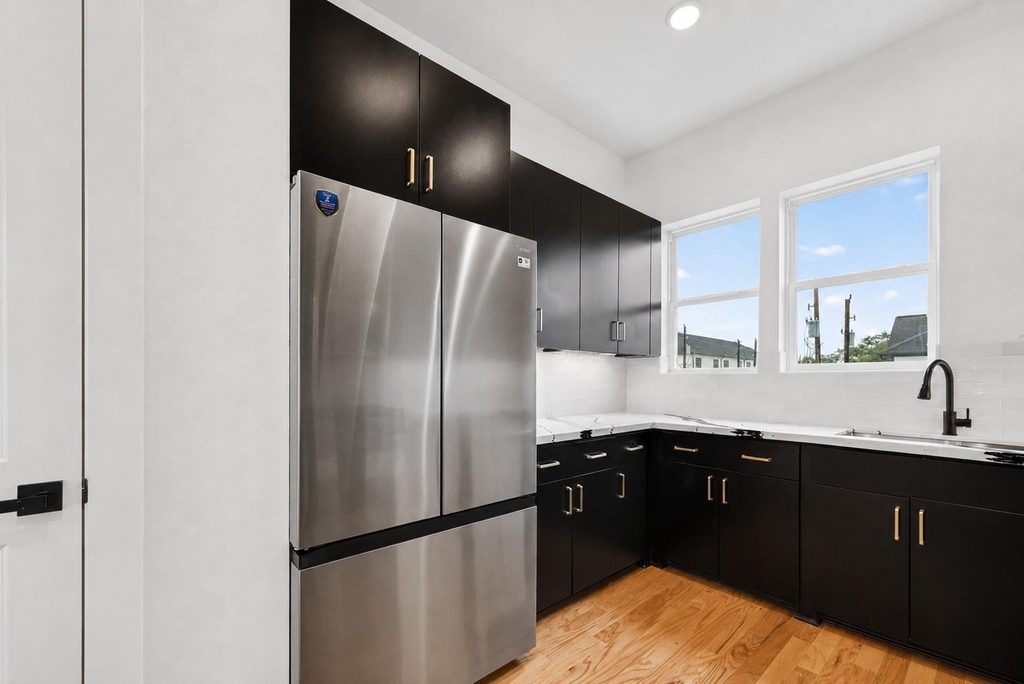 1938 Laverne Street - Photo 15