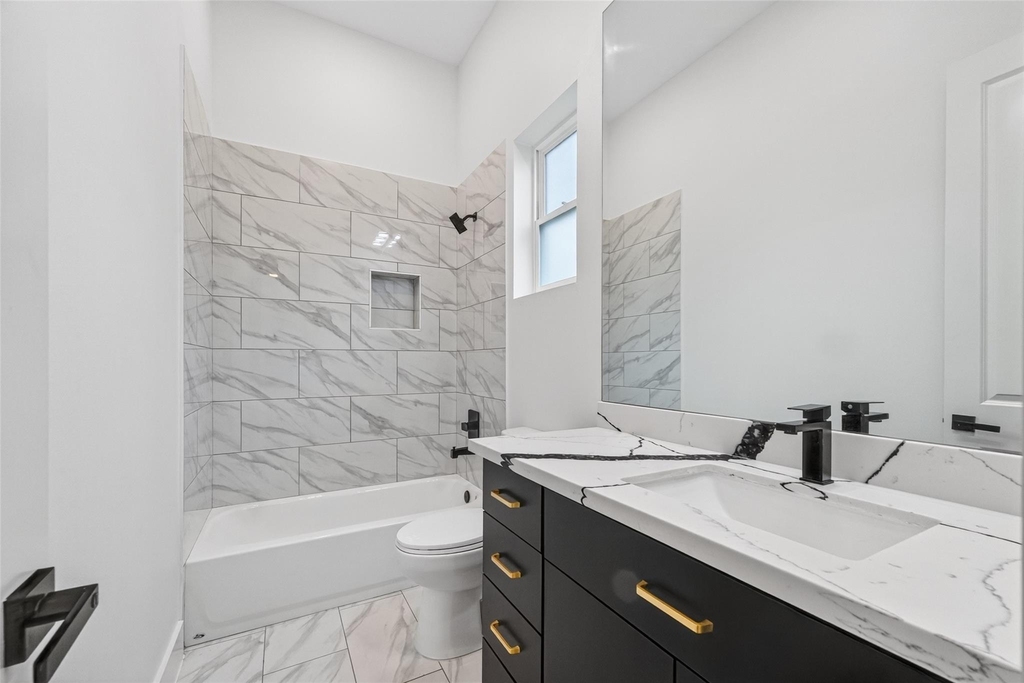 1938 Laverne Street - Photo 8