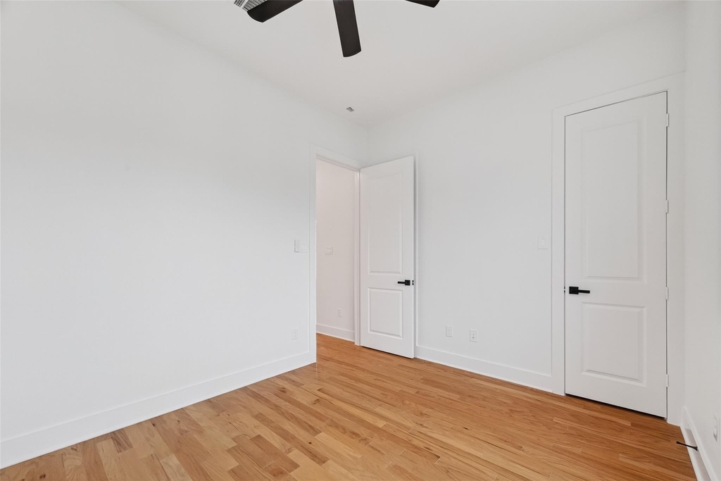 1938 Laverne Street - Photo 21