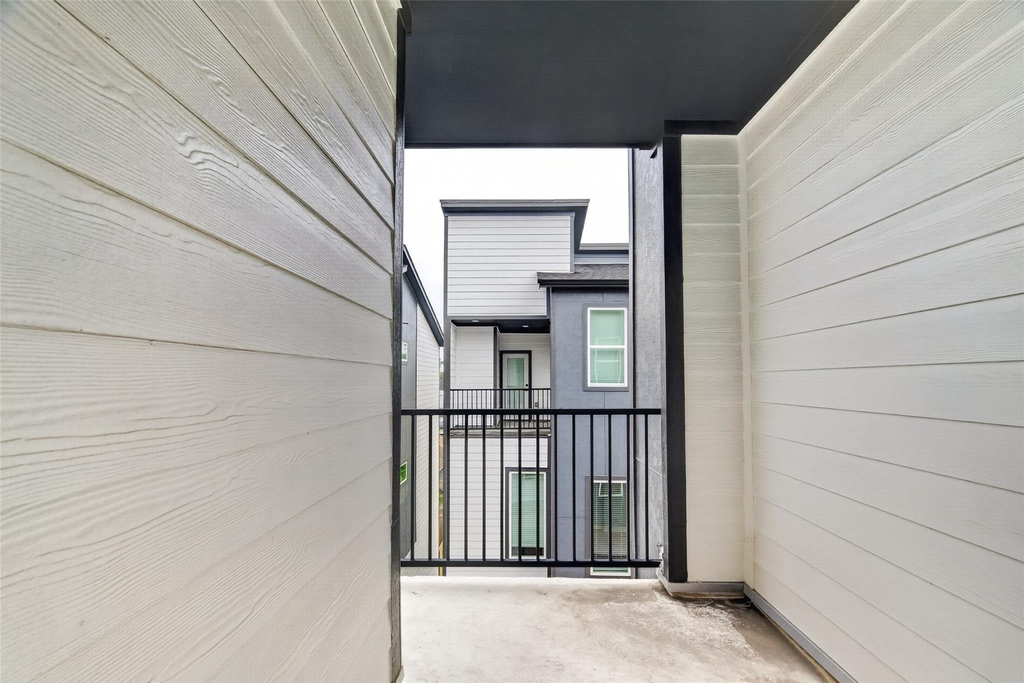 1938 Laverne Street - Photo 36