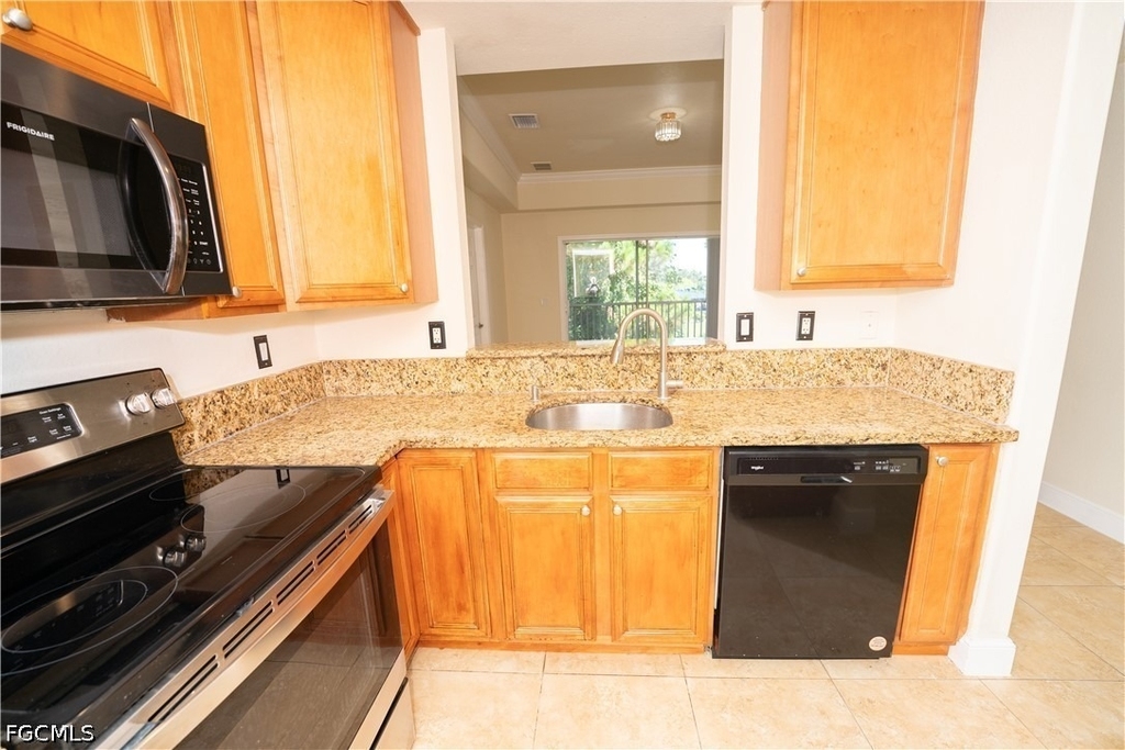 325/327 Se 23rd Avenue - Photo 3