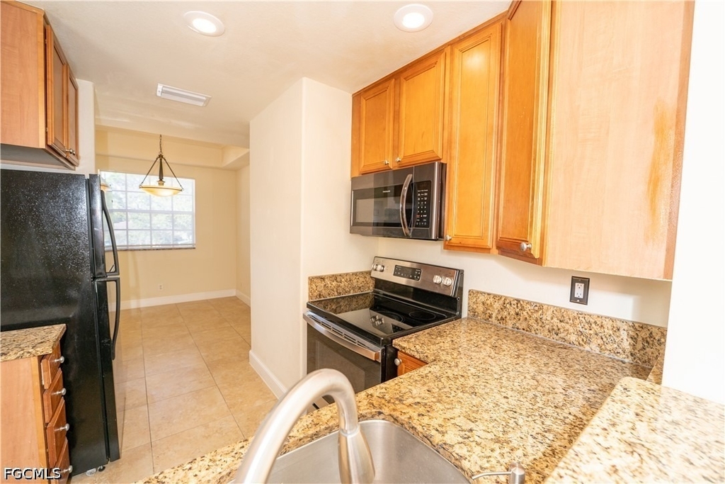325/327 Se 23rd Avenue - Photo 1