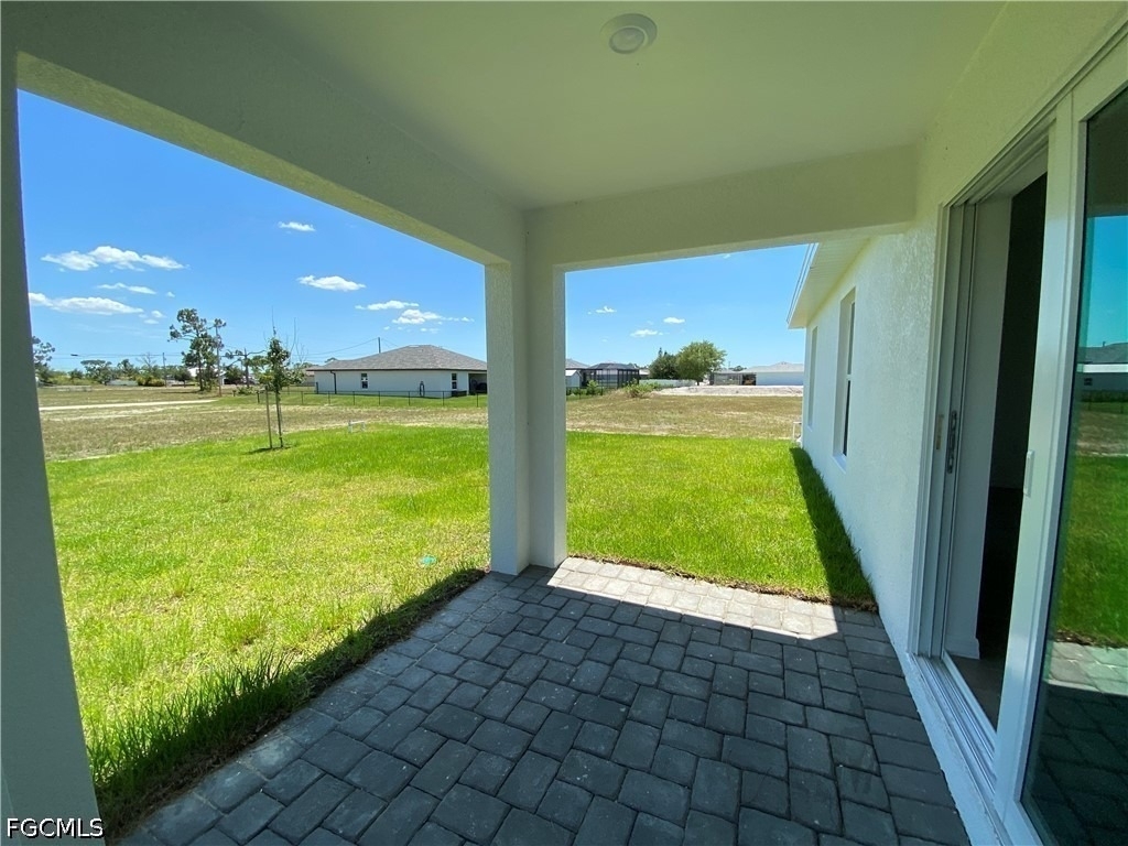 1906 Jacaranda Parkway W - Photo 2