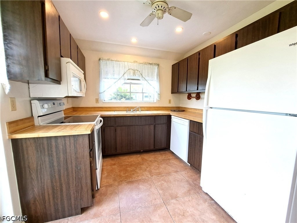 10525 Putnam Court - Photo 7