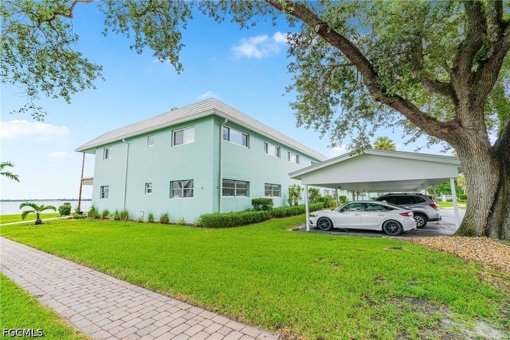 3225 E Riverside Drive - Photo 16